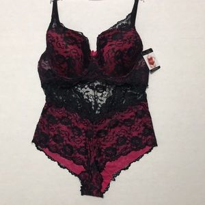 French Affair 2X MAGENTA PINK & black Push-Up lace lingerie Tried on, never worn